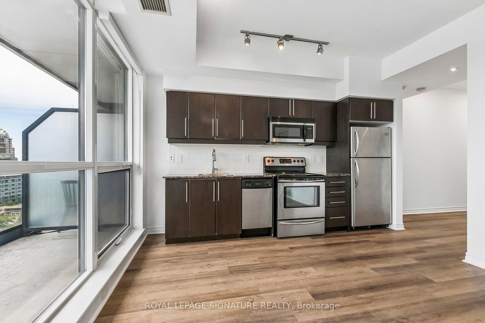 2885 Bayview Avenue, Unit 923 thumbnail 4