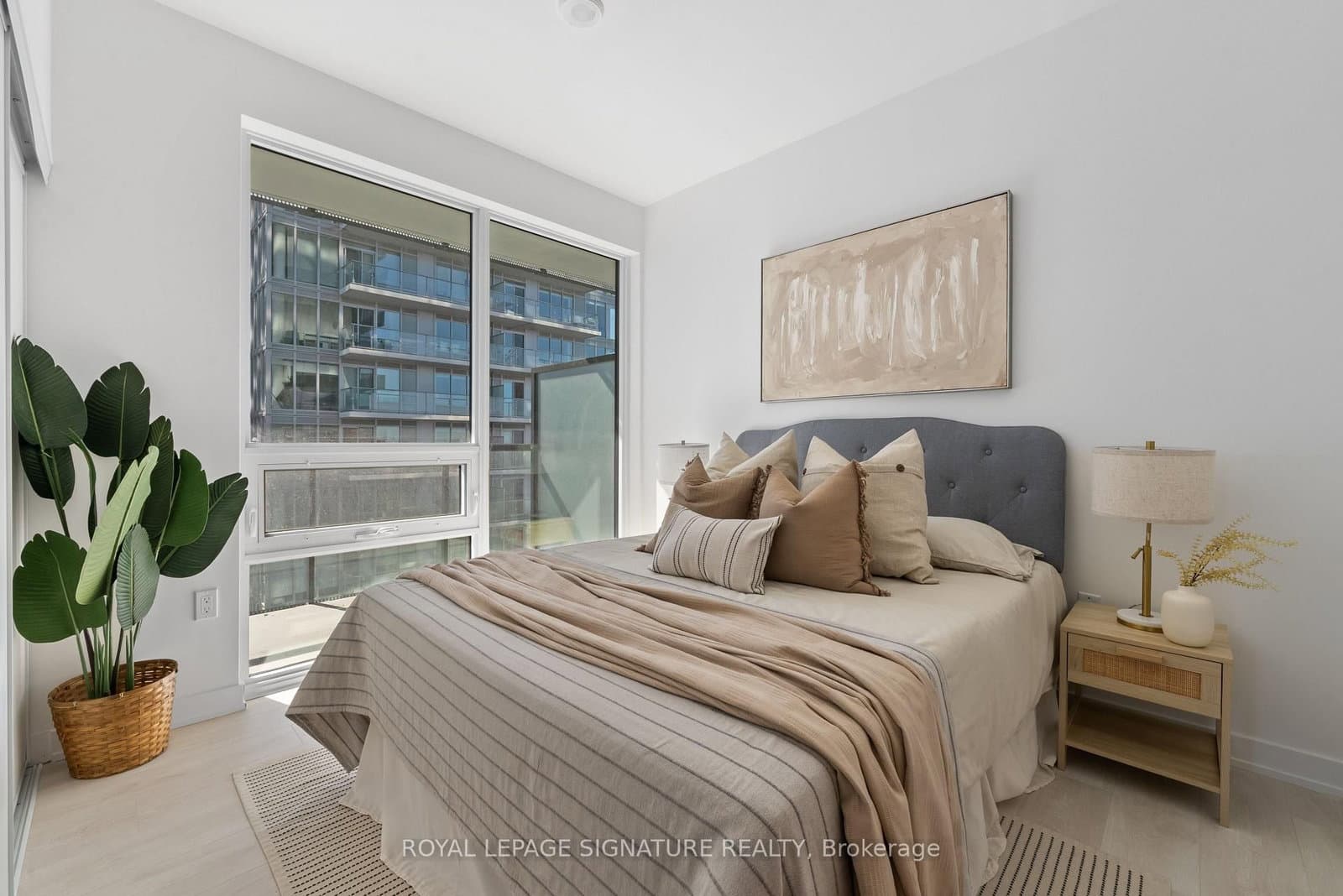 117 Broadway Avenue, Unit 3102 thumbnail 6