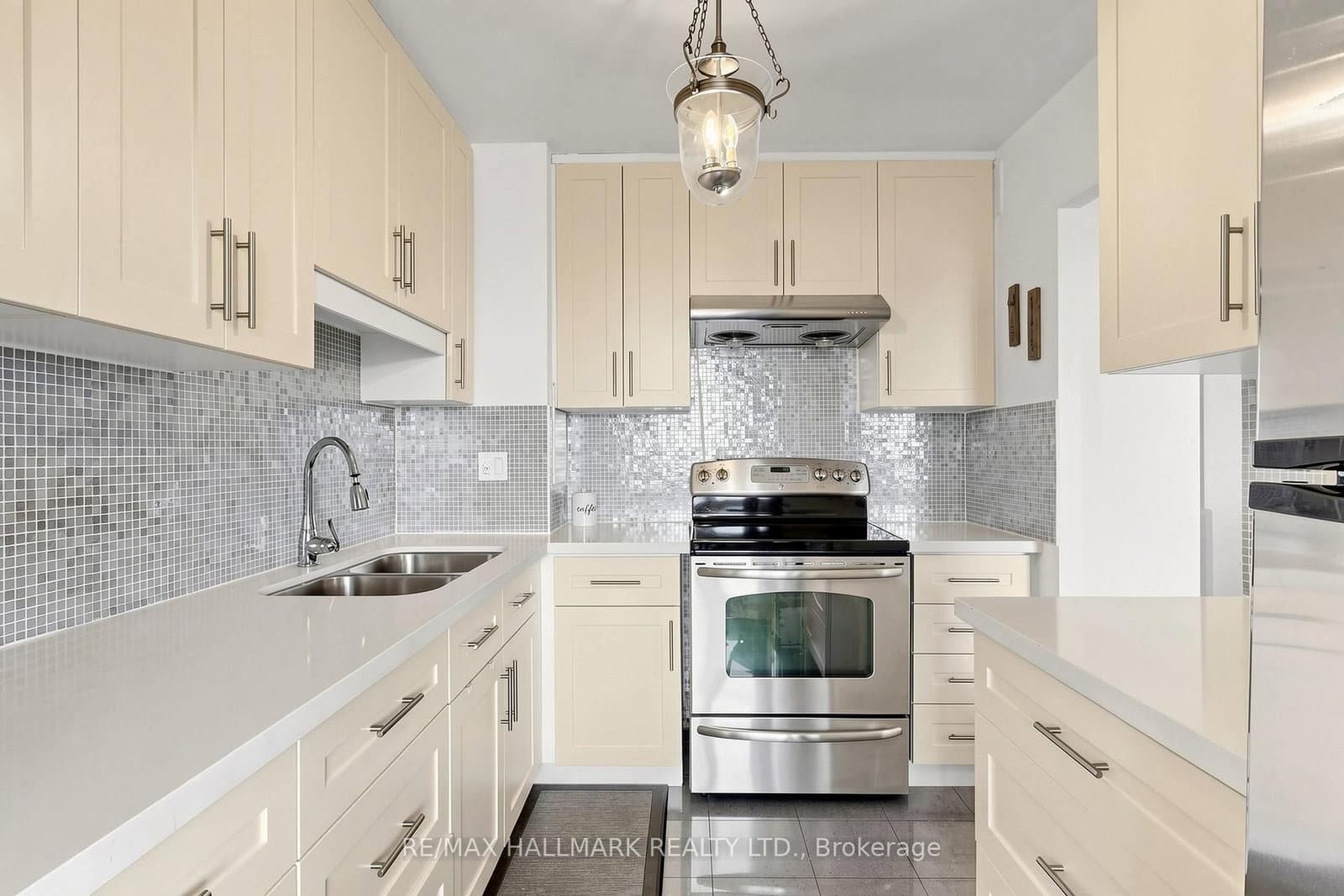 100 Leeward Glenway, Unit 701 thumbnail 16