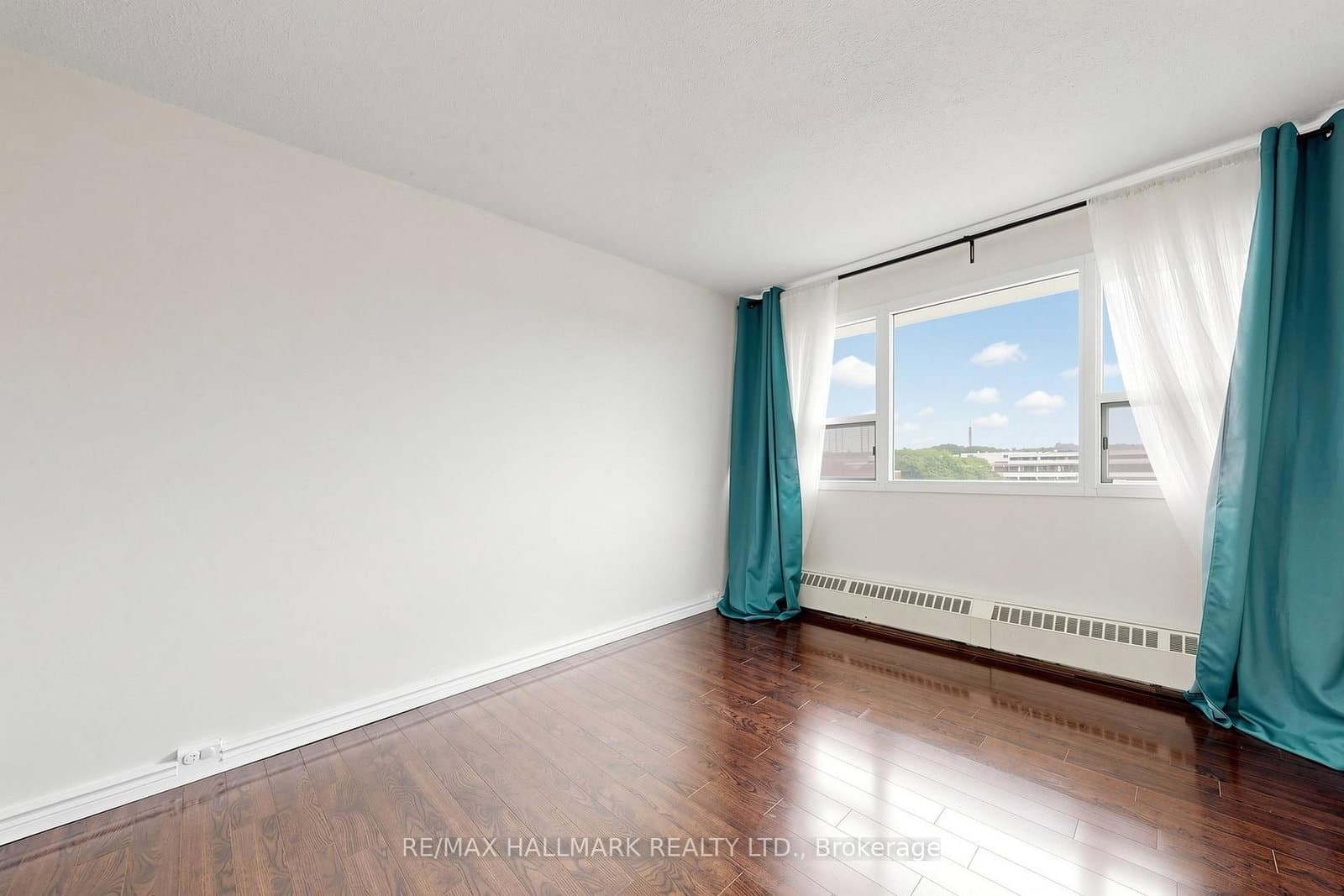100 Leeward Glenway, Unit 701 thumbnail 19