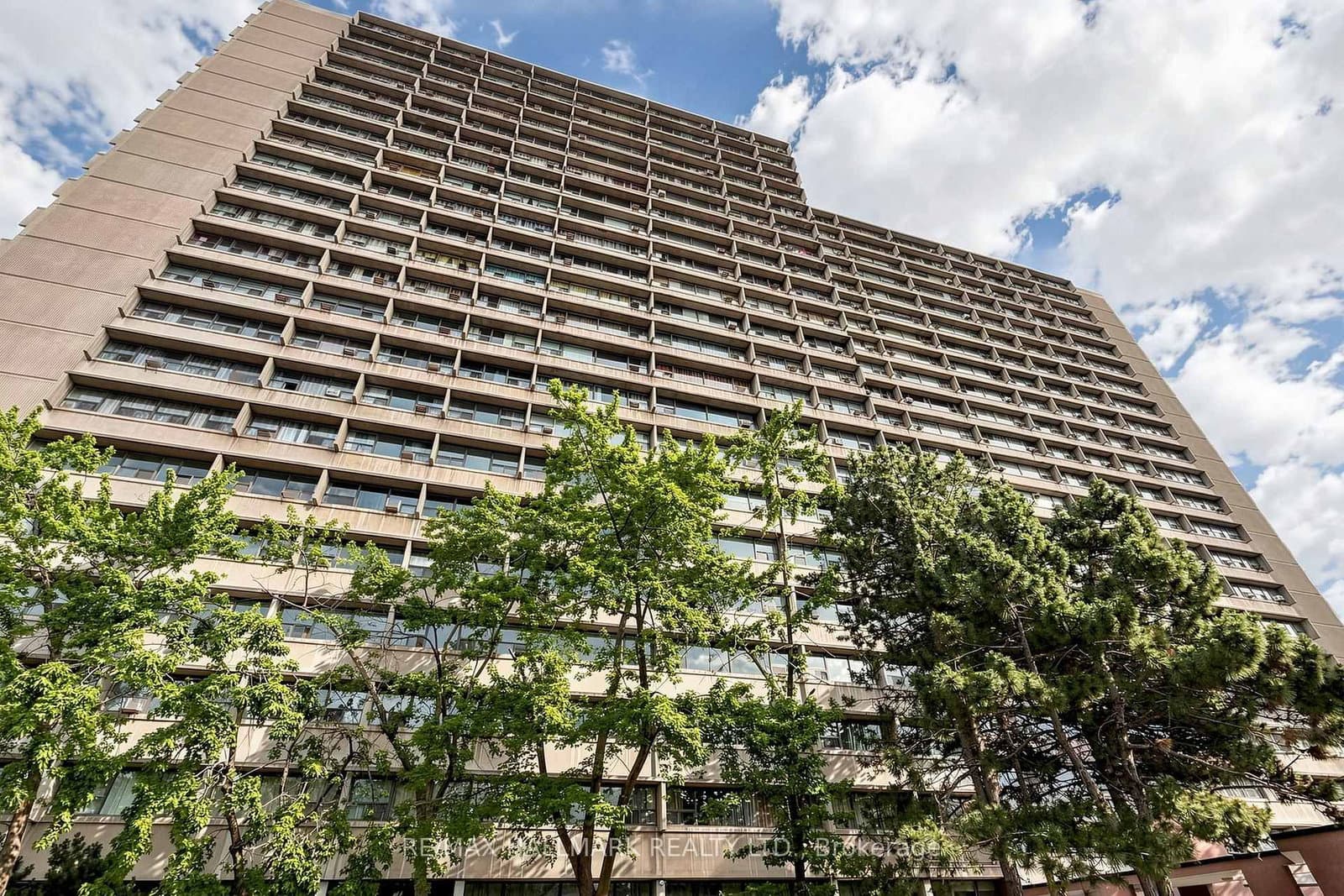 100 Leeward Glenway, Unit 701 thumbnail 3