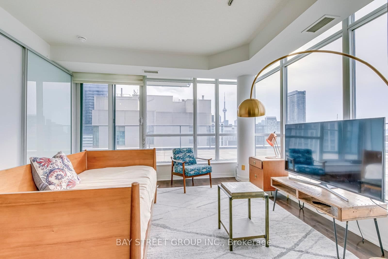 770 Bay Street, Unit Ph608 thumbnail 12