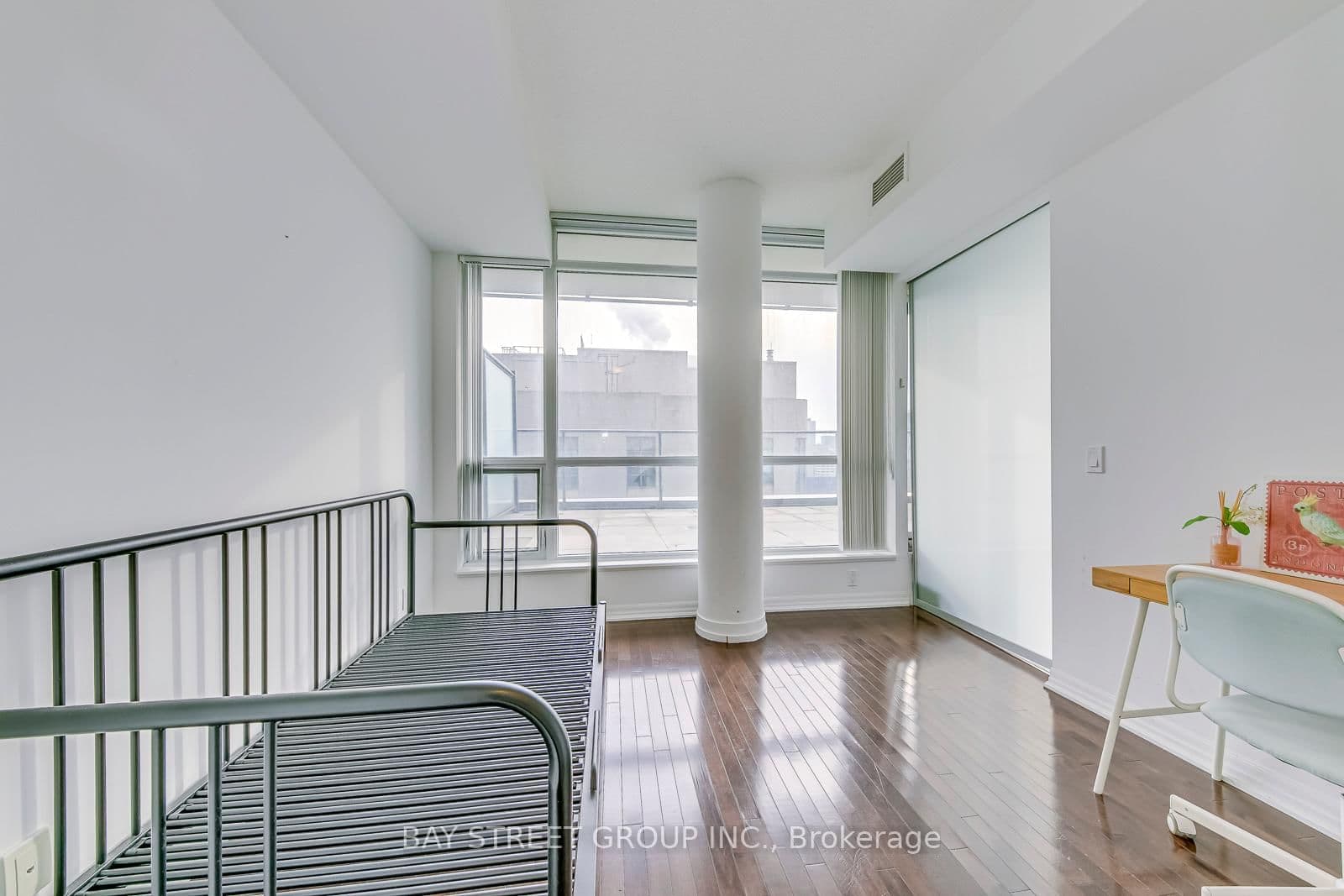 770 Bay Street, Unit Ph608 thumbnail 18