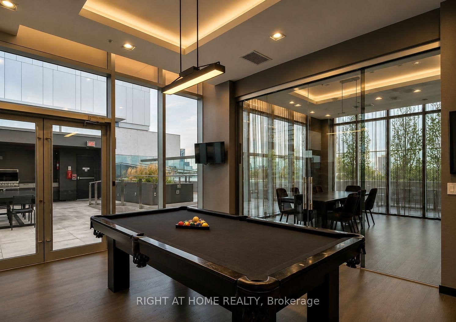 318 Richmond Street W, Unit 1408 thumbnail 22