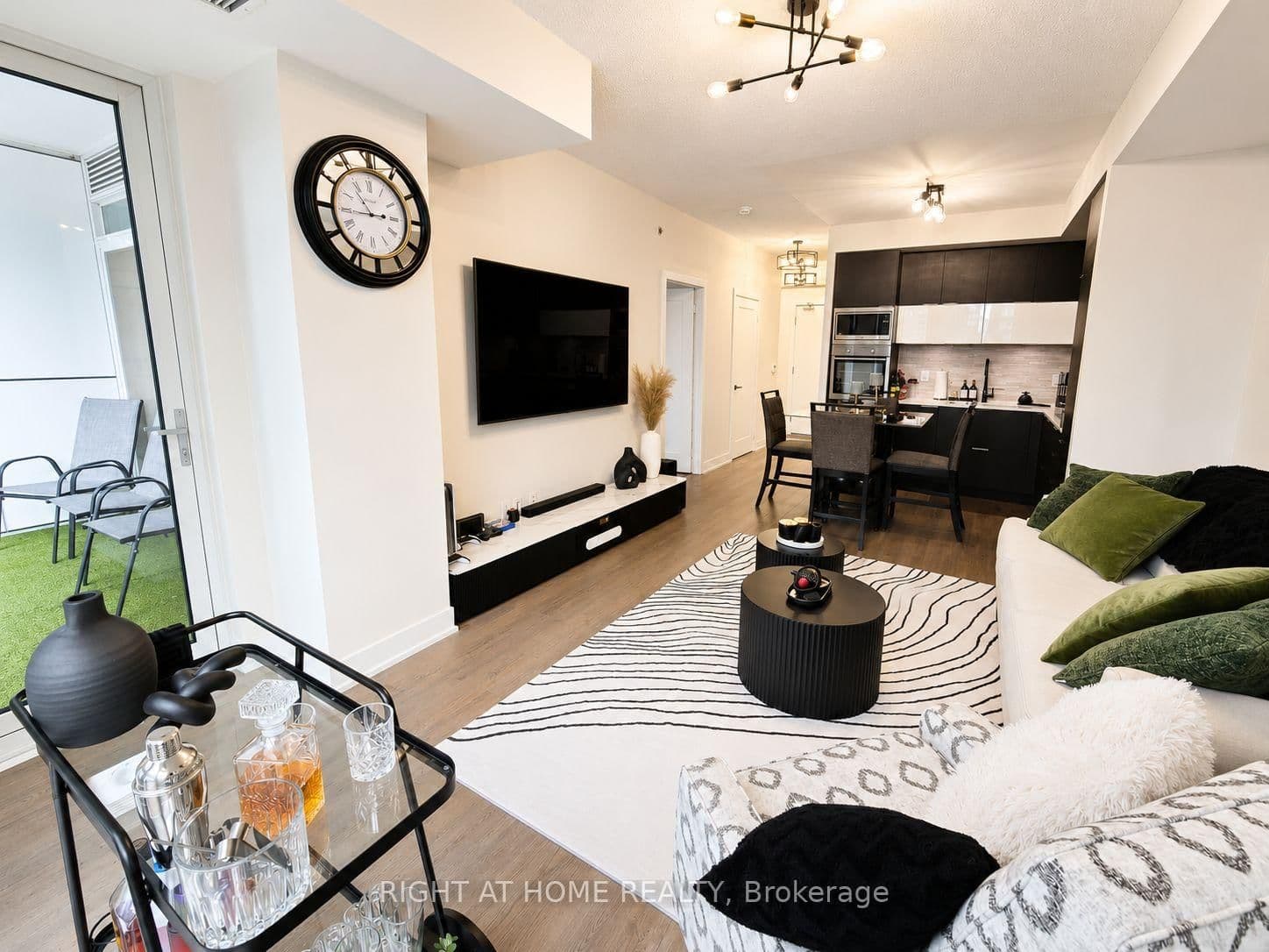 318 Richmond Street W, Unit 1408 thumbnail 7