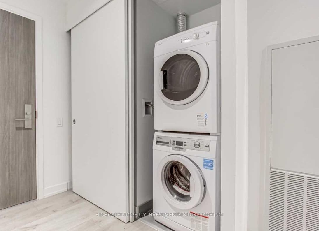 161 Roehampton Avenue, Unit 228 thumbnail 4