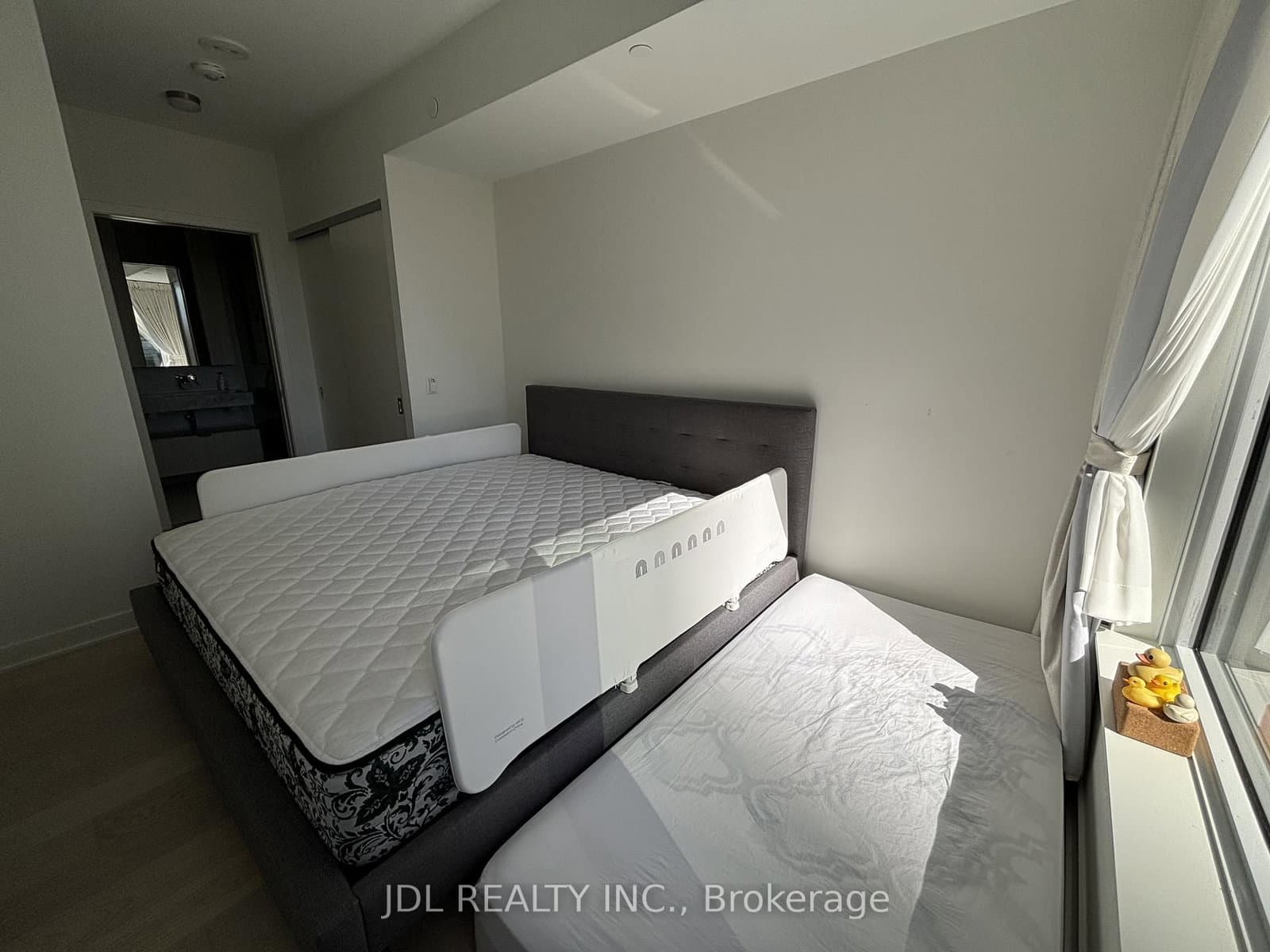 11 Yorkville Avenue, Unit 1110 thumbnail 10