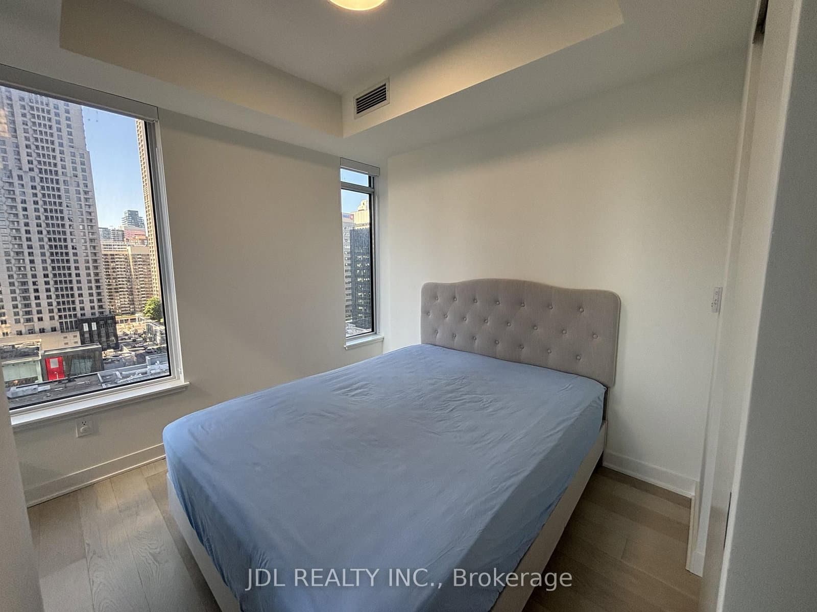 11 Yorkville Avenue, Unit 1110 thumbnail 14