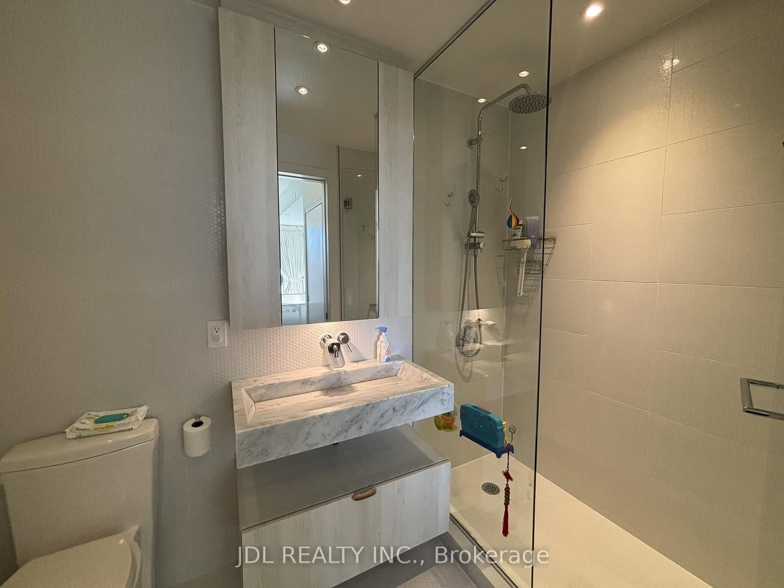 11 Yorkville Avenue, Unit 1110 thumbnail 16