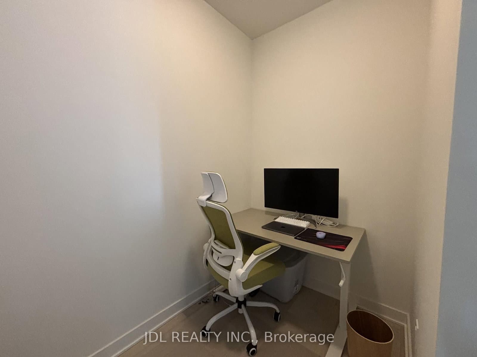11 Yorkville Avenue, Unit 1110 thumbnail 17