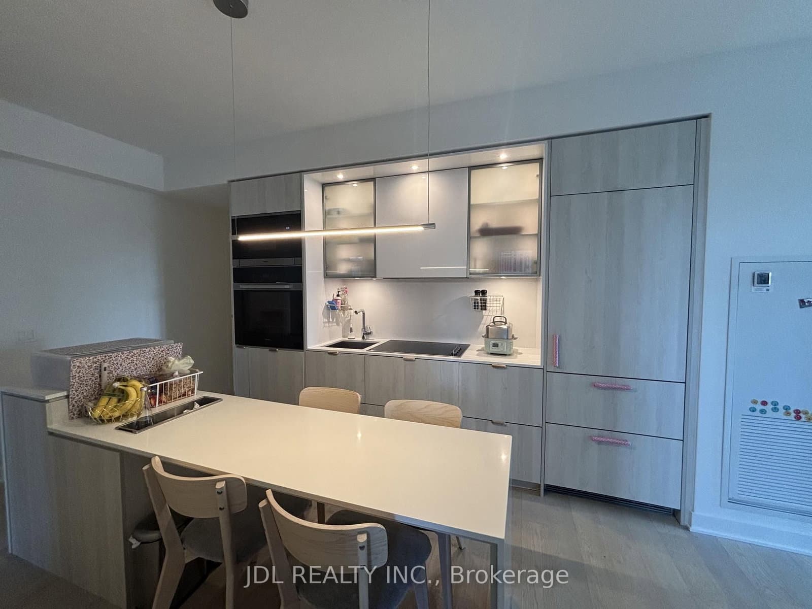 11 Yorkville Avenue, Unit 1110 thumbnail 5