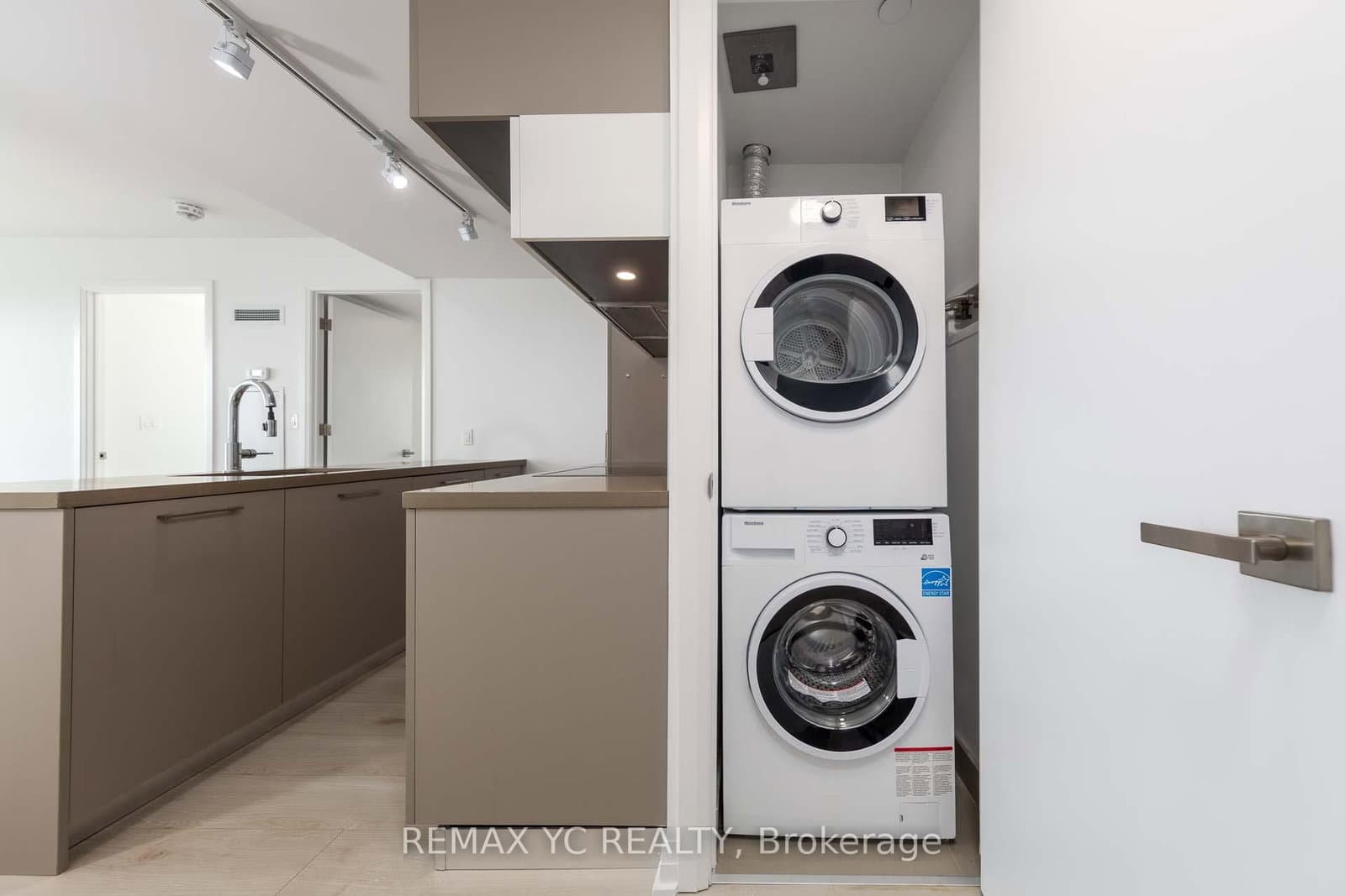 99 Foxbar Road, Unit 1908 thumbnail 22