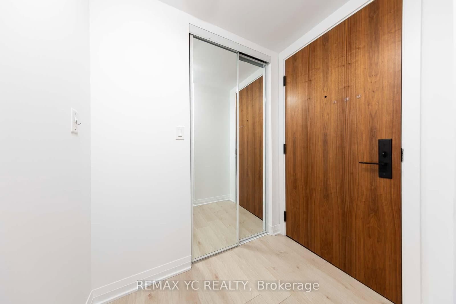 99 Foxbar Road, Unit 1908 thumbnail 3