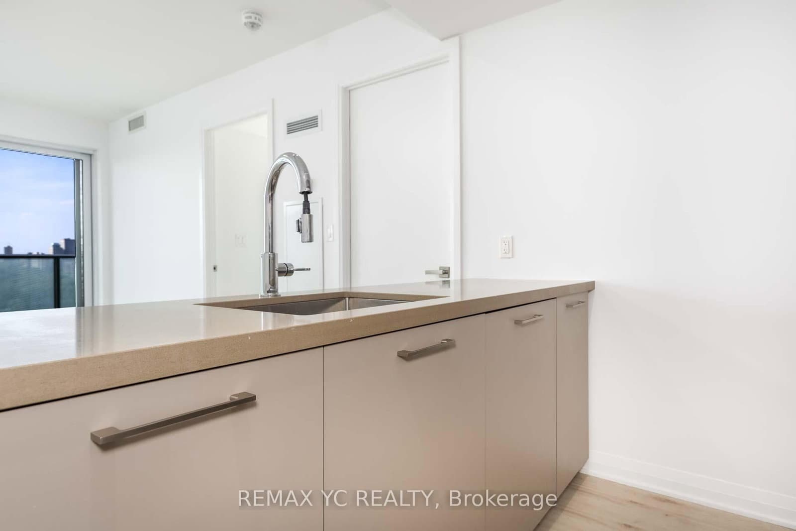 99 Foxbar Road, Unit 1908 thumbnail 6
