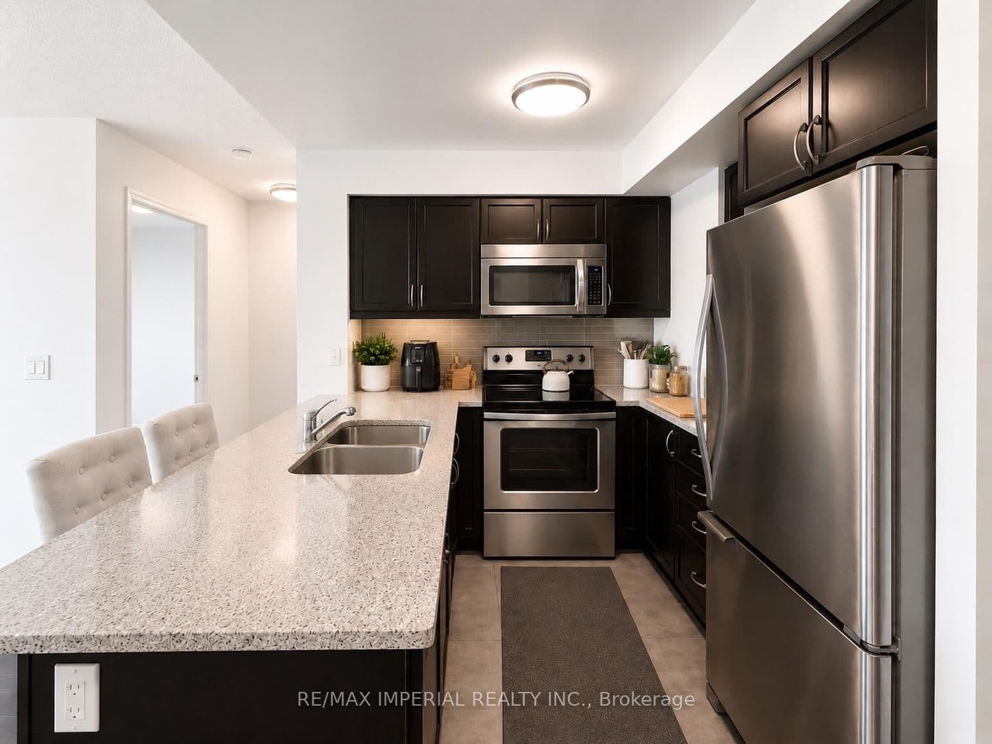 25 Lower Simcoe Street, Unit PH15 thumbnail 4