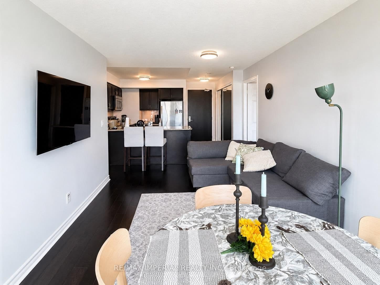 25 Lower Simcoe Street, Unit PH15 thumbnail 5