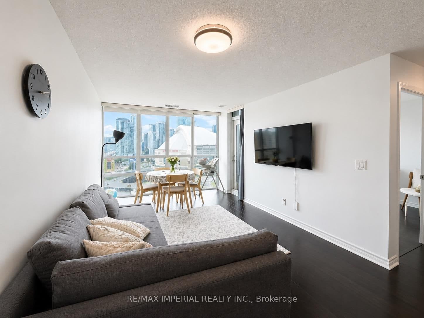25 Lower Simcoe Street, Unit PH15 thumbnail 6