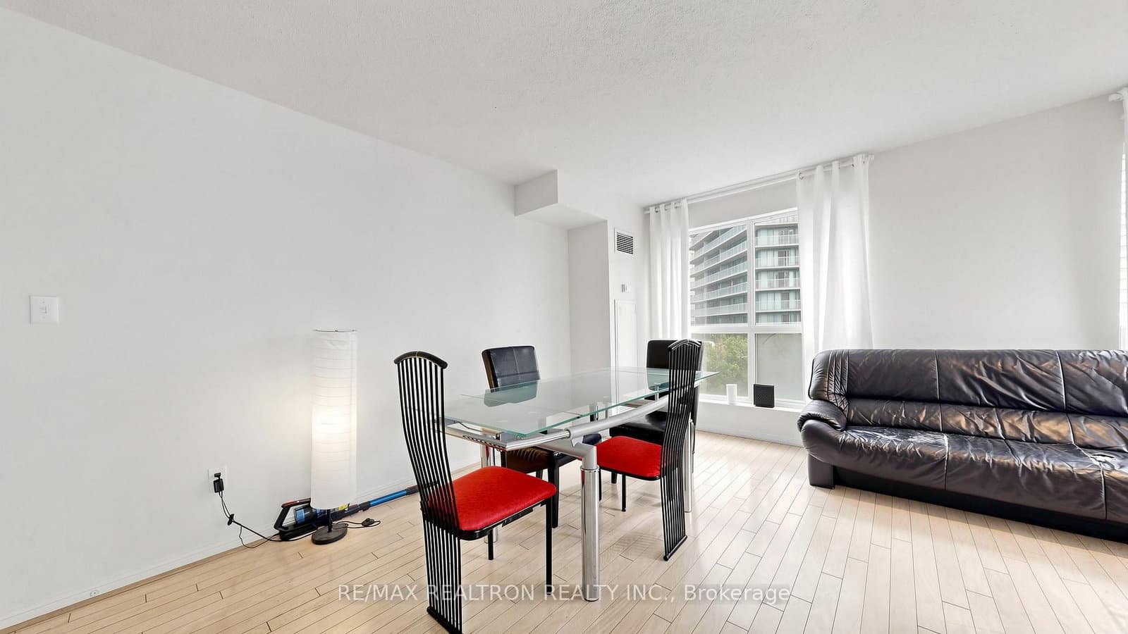 23 Lorraine Drive, Unit 502 thumbnail 20