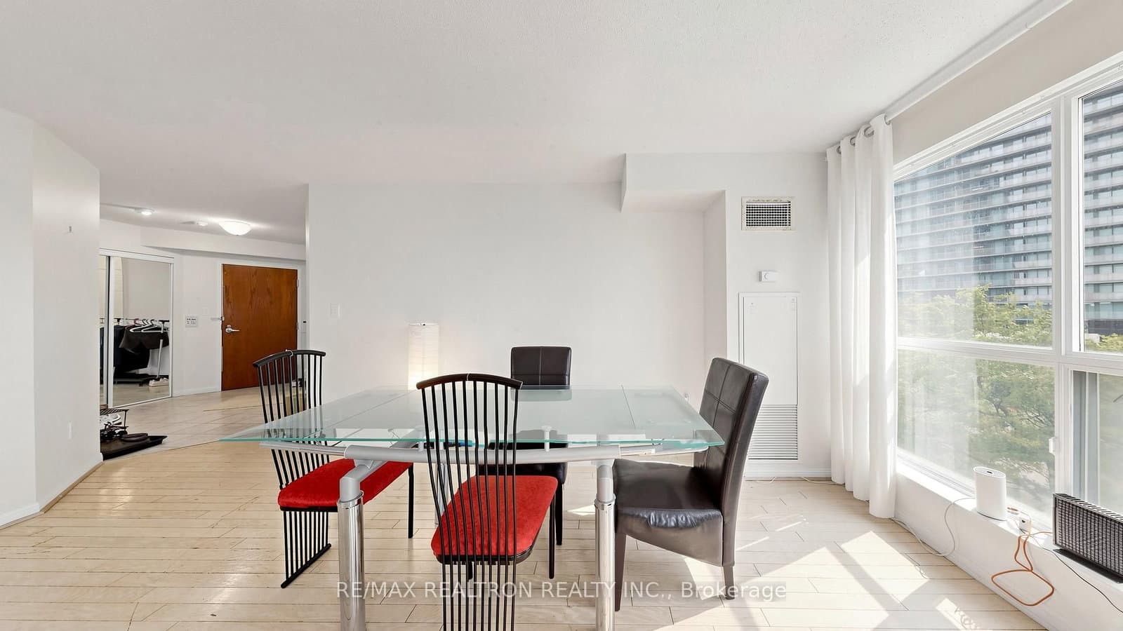 23 Lorraine Drive, Unit 502 thumbnail 21