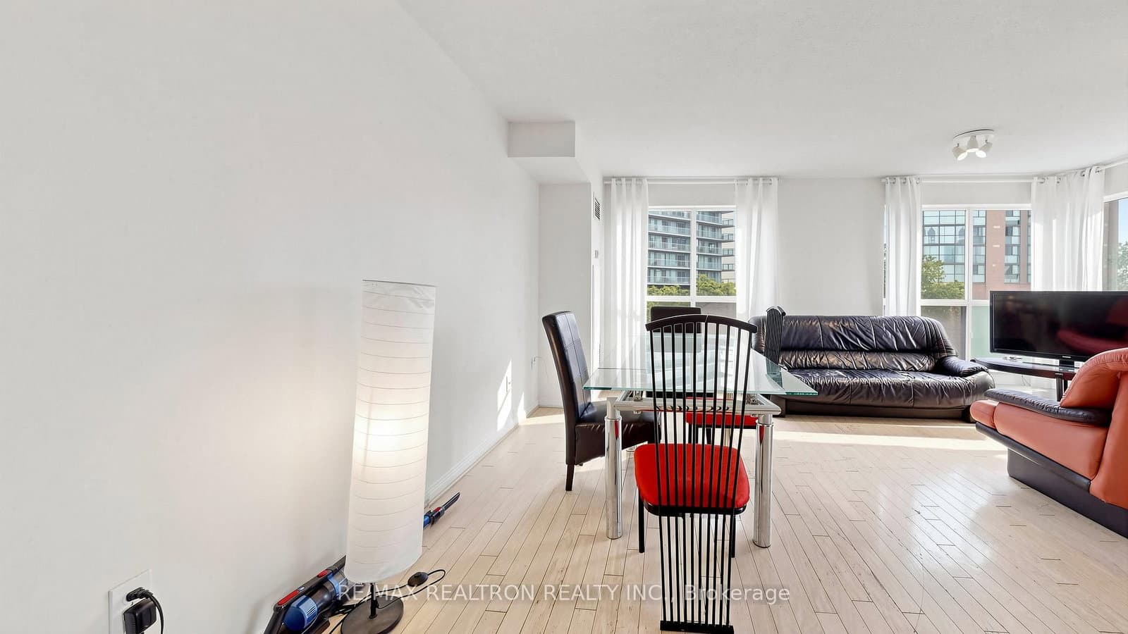 23 Lorraine Drive, Unit 502 thumbnail 23