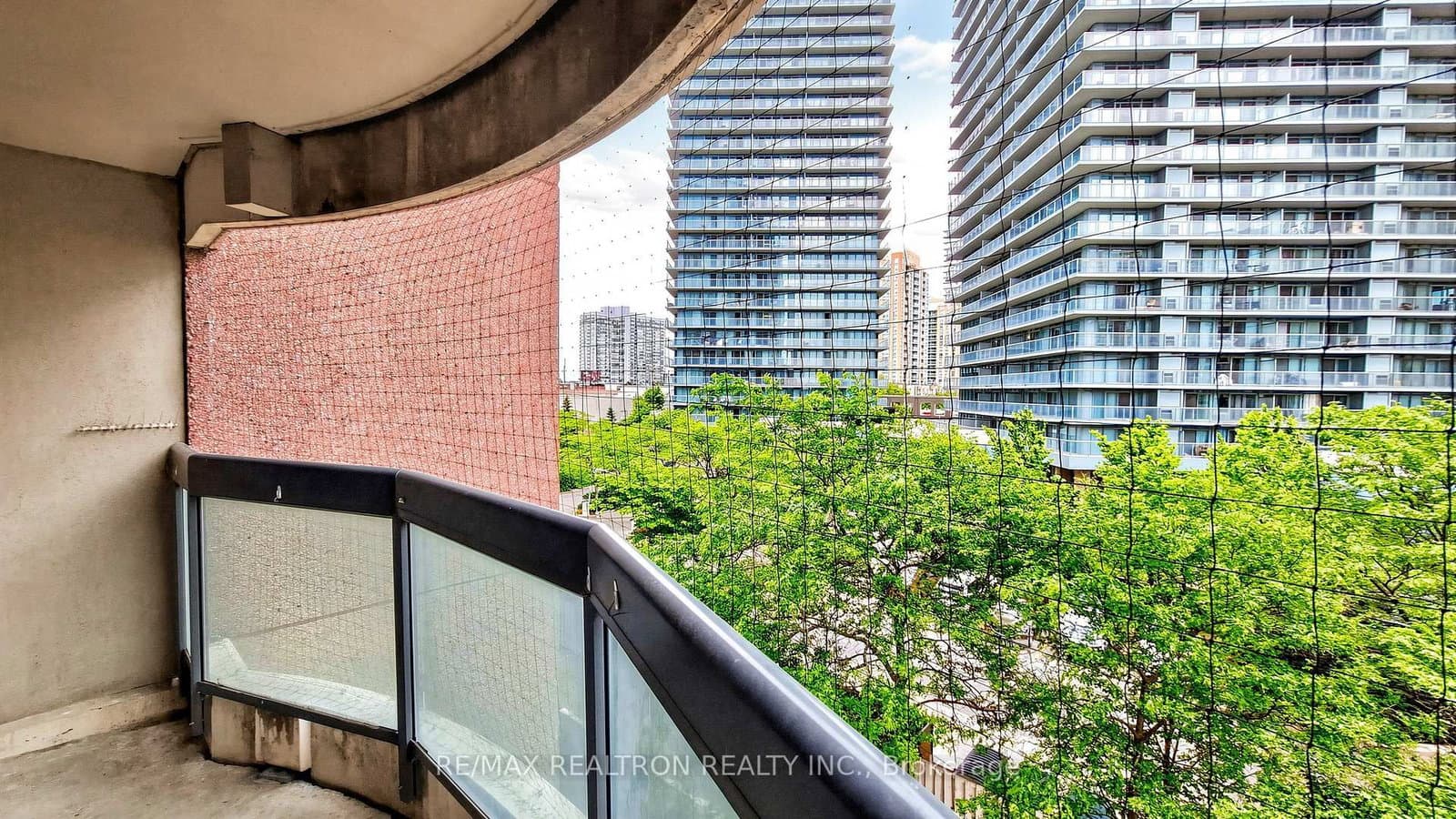23 Lorraine Drive, Unit 502 thumbnail 41