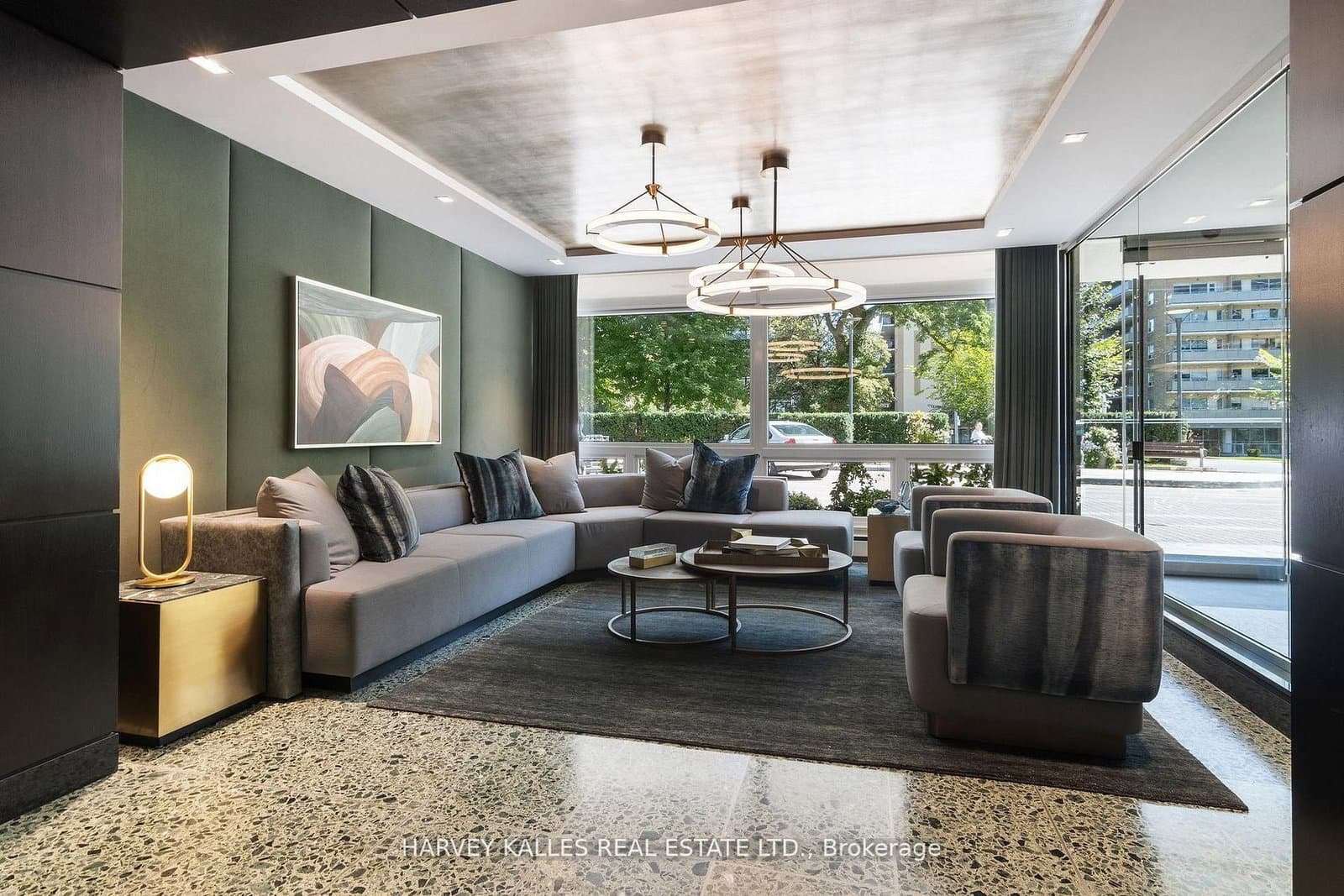 500 Avenue Road, Unit 1201 thumbnail 2