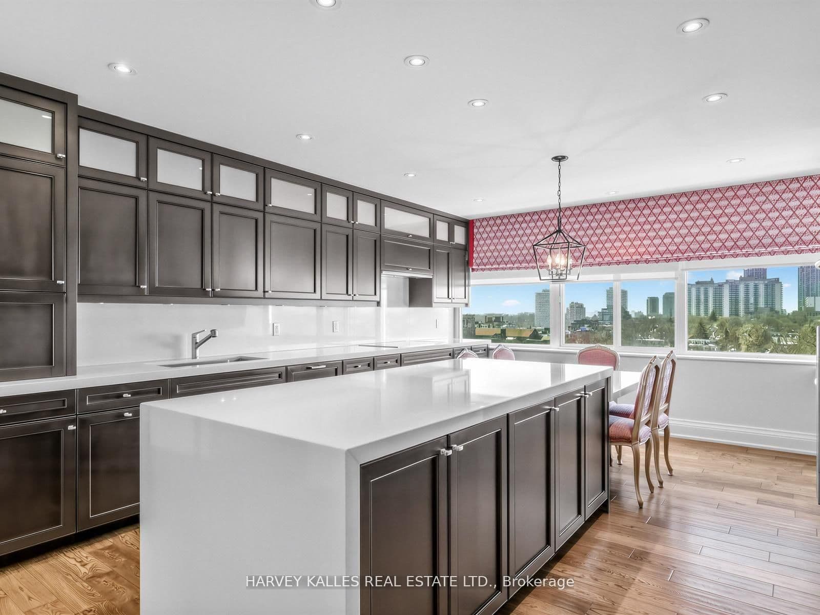 500 Avenue Road, Unit 1201 thumbnail 21