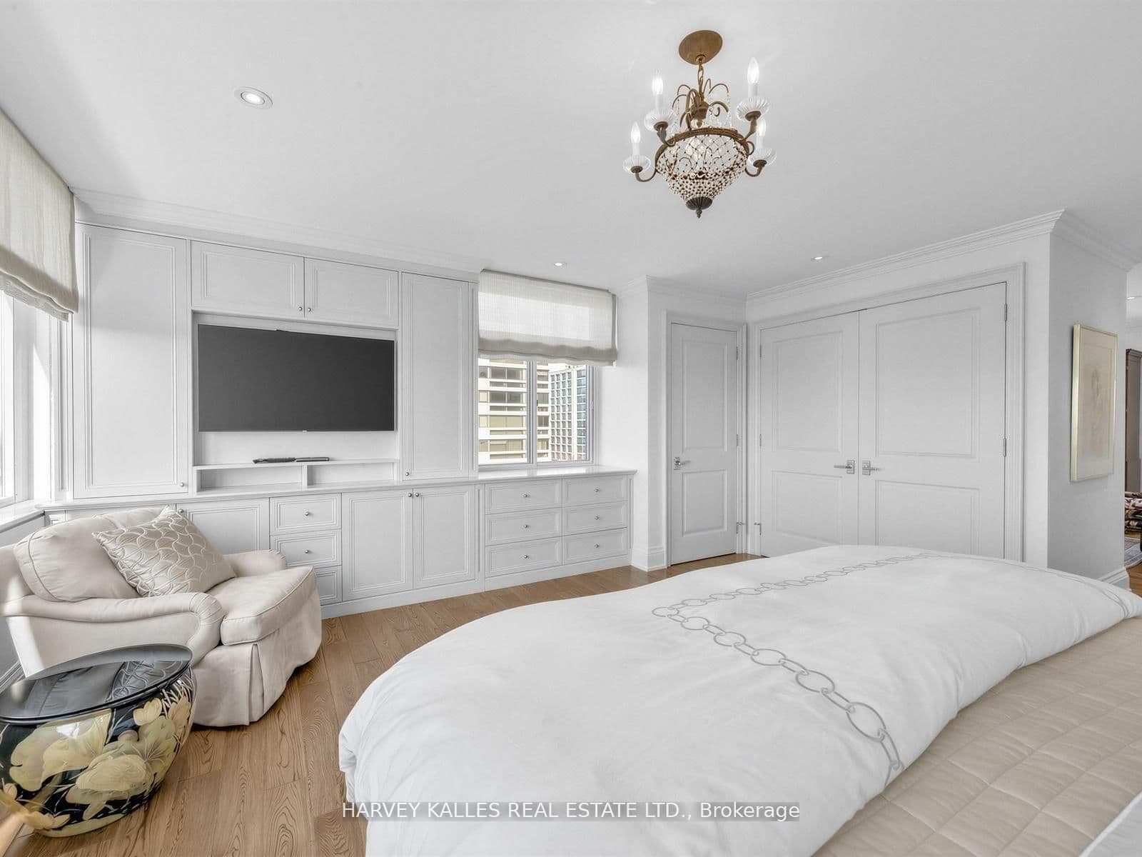 500 Avenue Road, Unit 1201 thumbnail 26