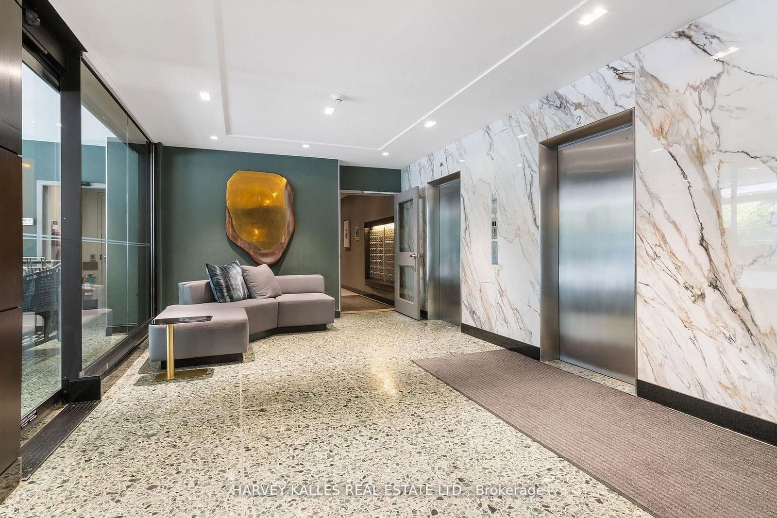 500 Avenue Road, Unit 1201 thumbnail 3