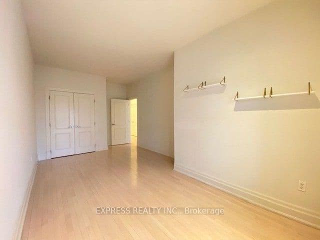 51 York Mills Road, Unit 302 thumbnail 18