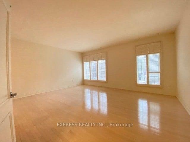 51 York Mills Road, Unit 302 thumbnail 9