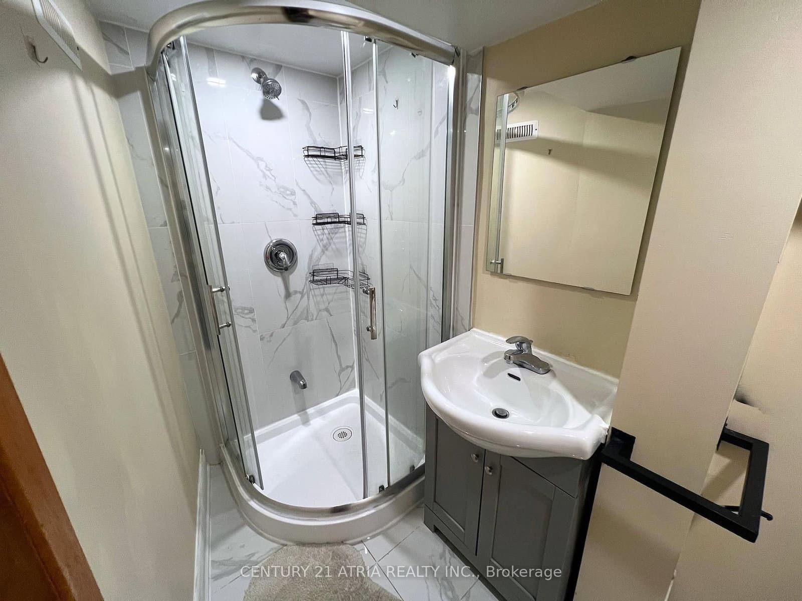 209 Hendon Avenue, Unit Bsmt thumbnail 8
