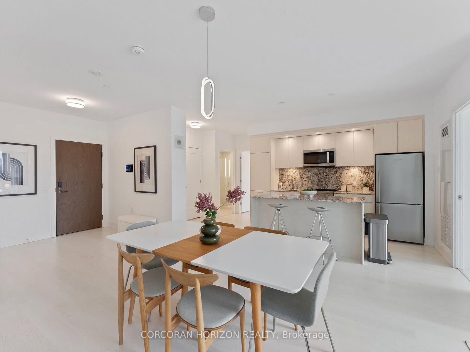30 Inn On The Park Drive, Unit 221 thumbnail 12