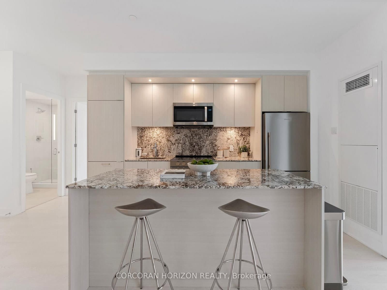30 Inn On The Park Drive, Unit 221 thumbnail 20