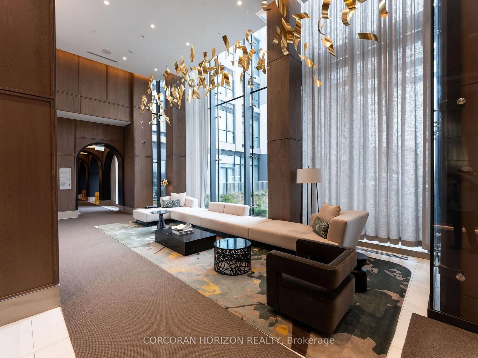 30 Inn On The Park Drive, Unit 221 thumbnail 3