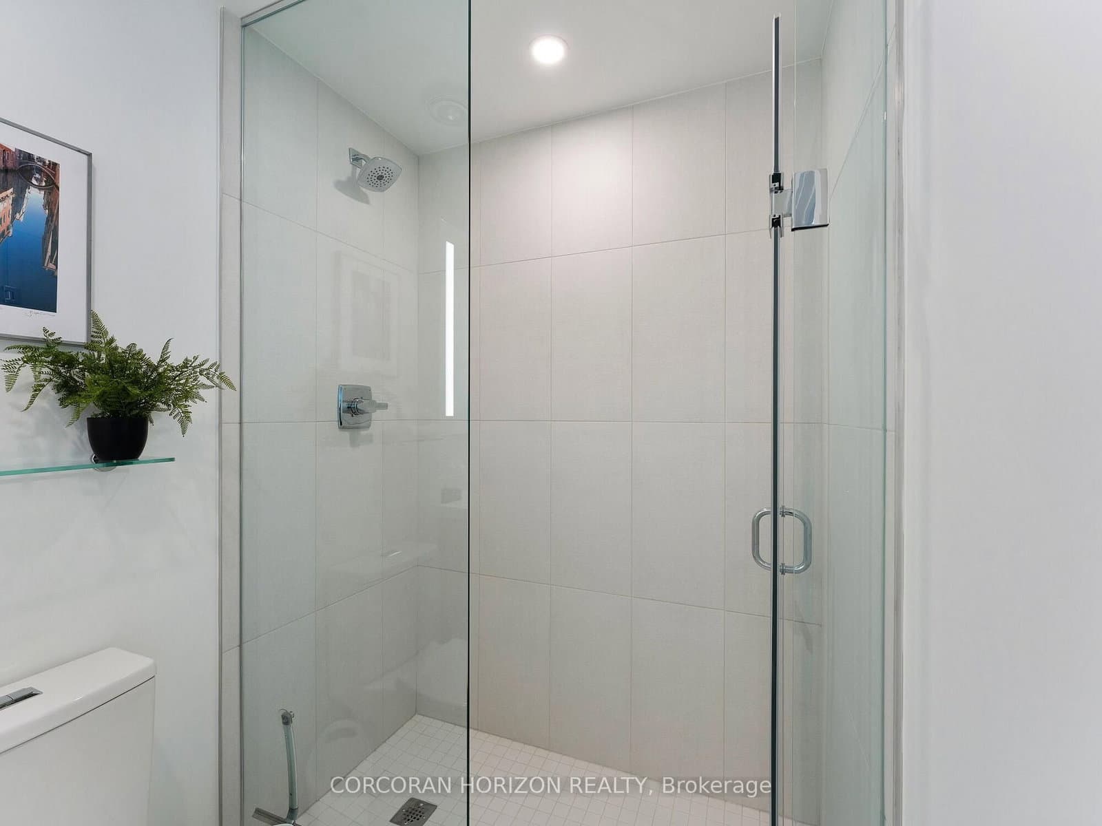 30 Inn On The Park Drive, Unit 221 thumbnail 39