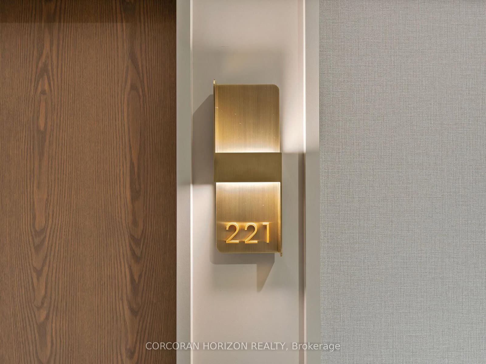 30 Inn On The Park Drive, Unit 221 thumbnail 4
