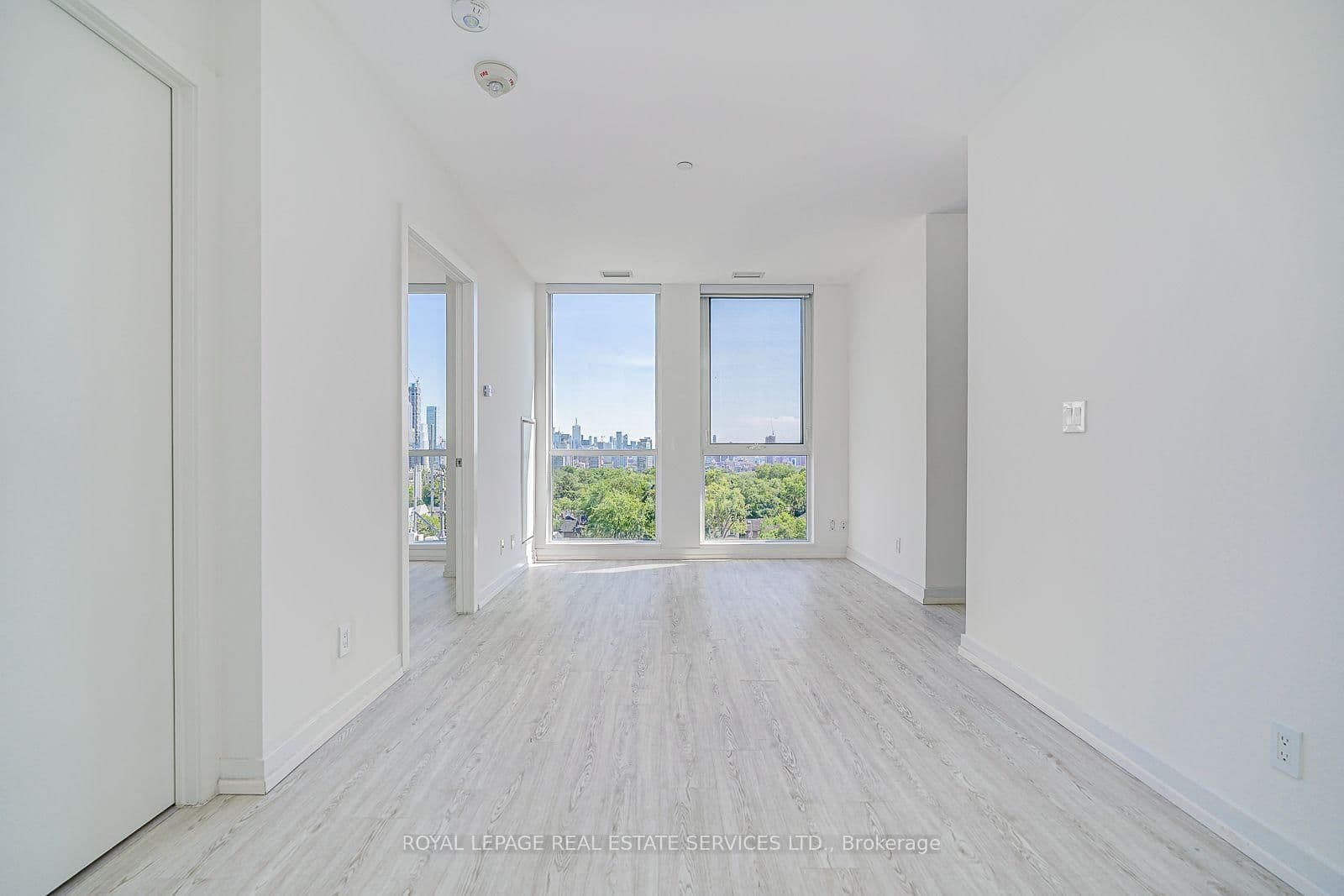 223 St Clair Avenue W, Unit 1110 thumbnail 3