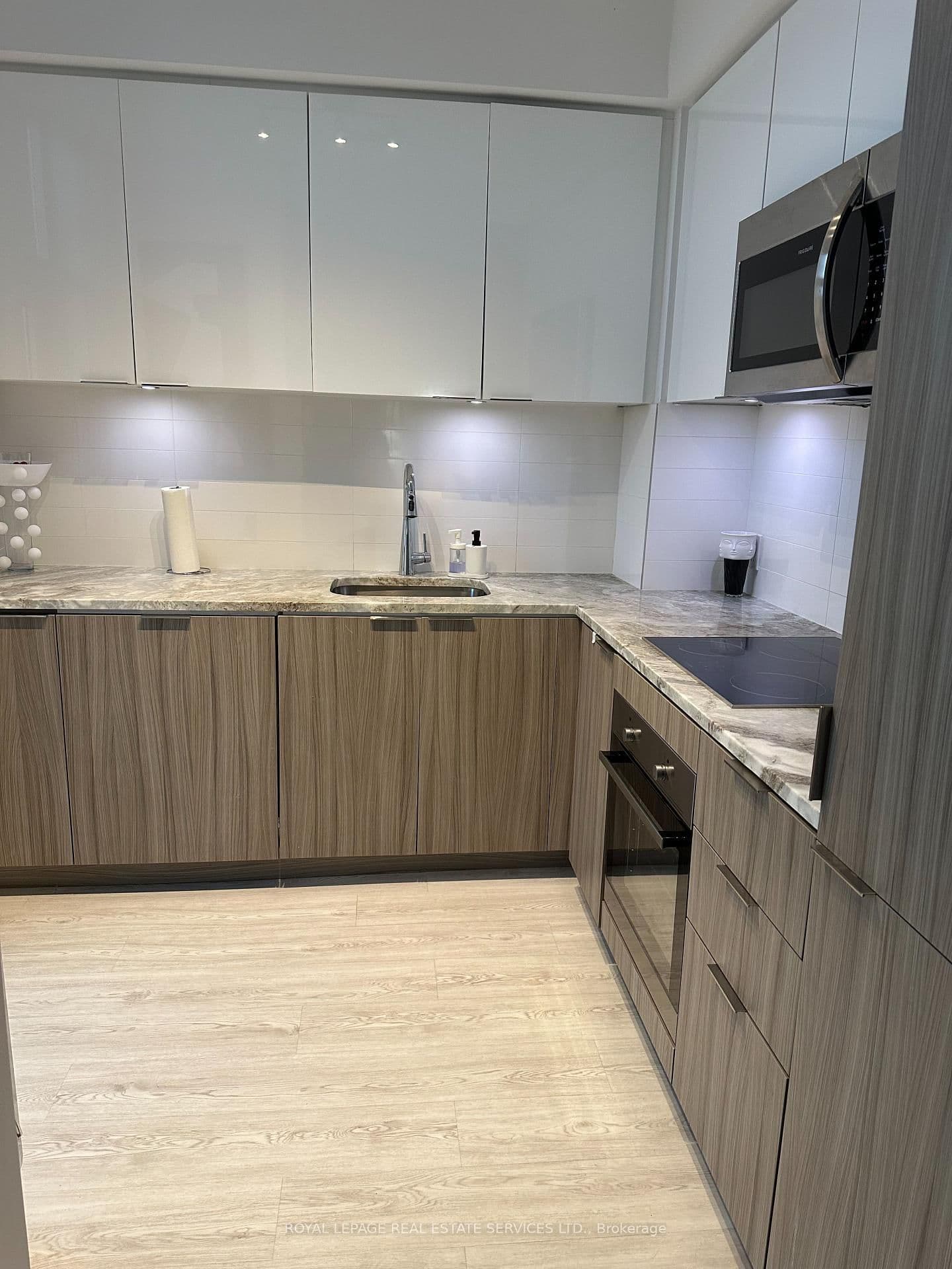 223 St Clair Avenue W, Unit 1110 thumbnail 6