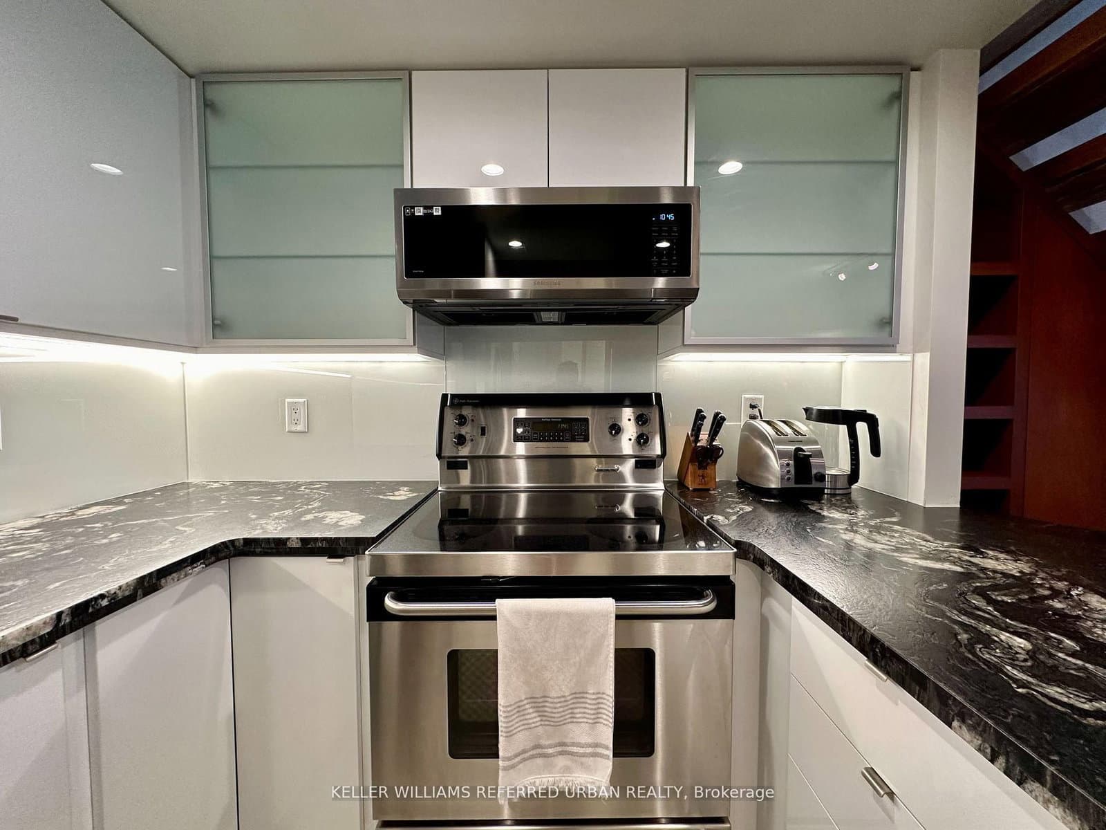80 Cumberland Street, Unit 705 thumbnail 4