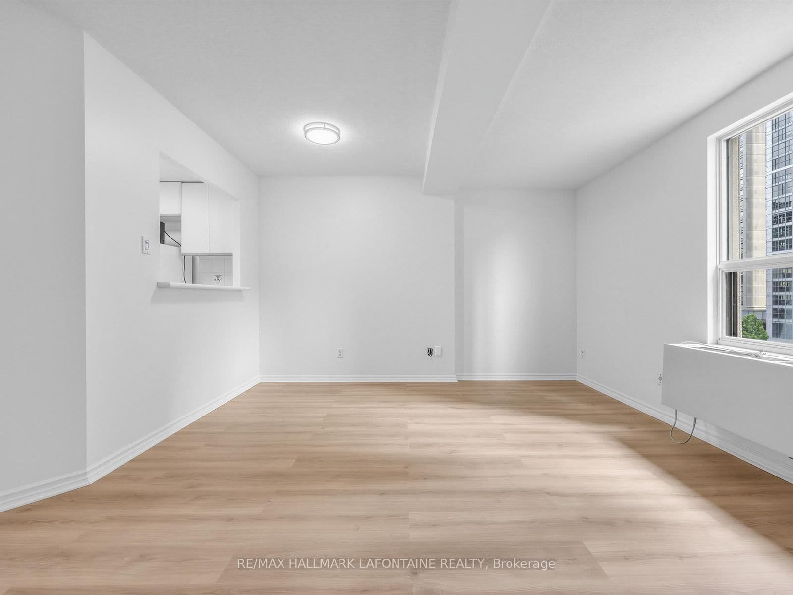 88 Charles Street E, Unit 504 thumbnail 15