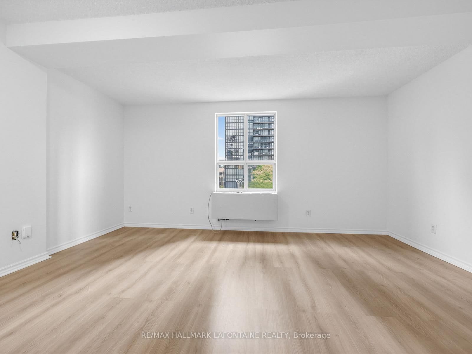 88 Charles Street E, Unit 504 thumbnail 22