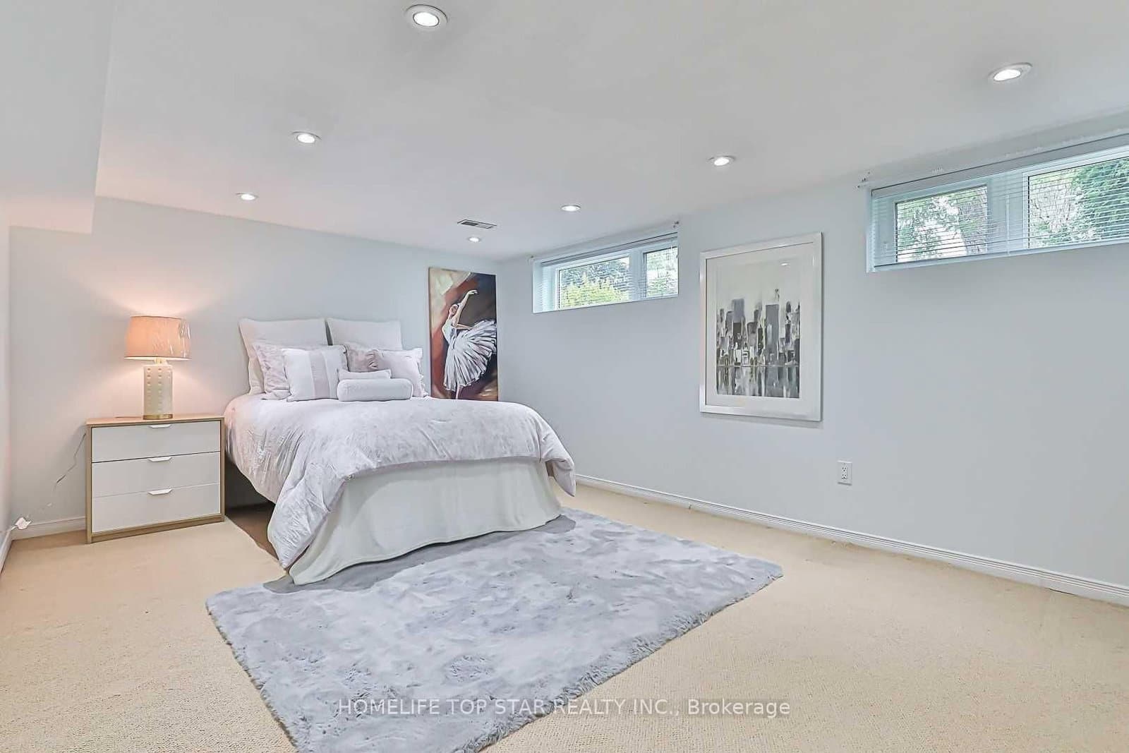 209 W Connaught Avenue, Unit Basement thumbnail 2
