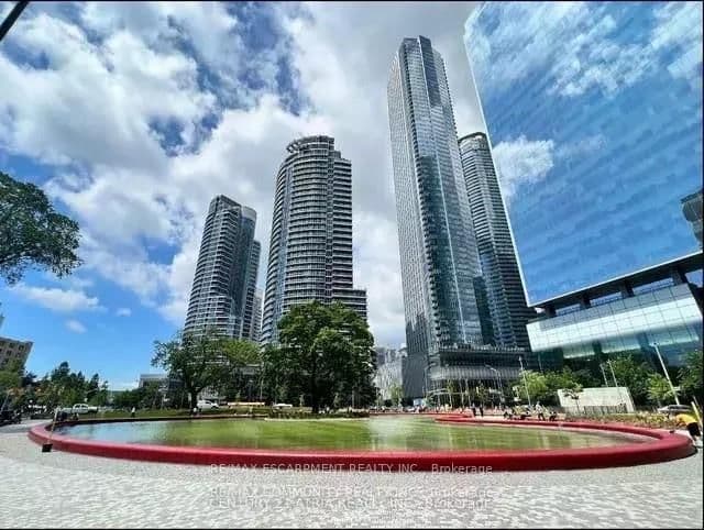 10 York Street, Unit 3807 thumbnail 33