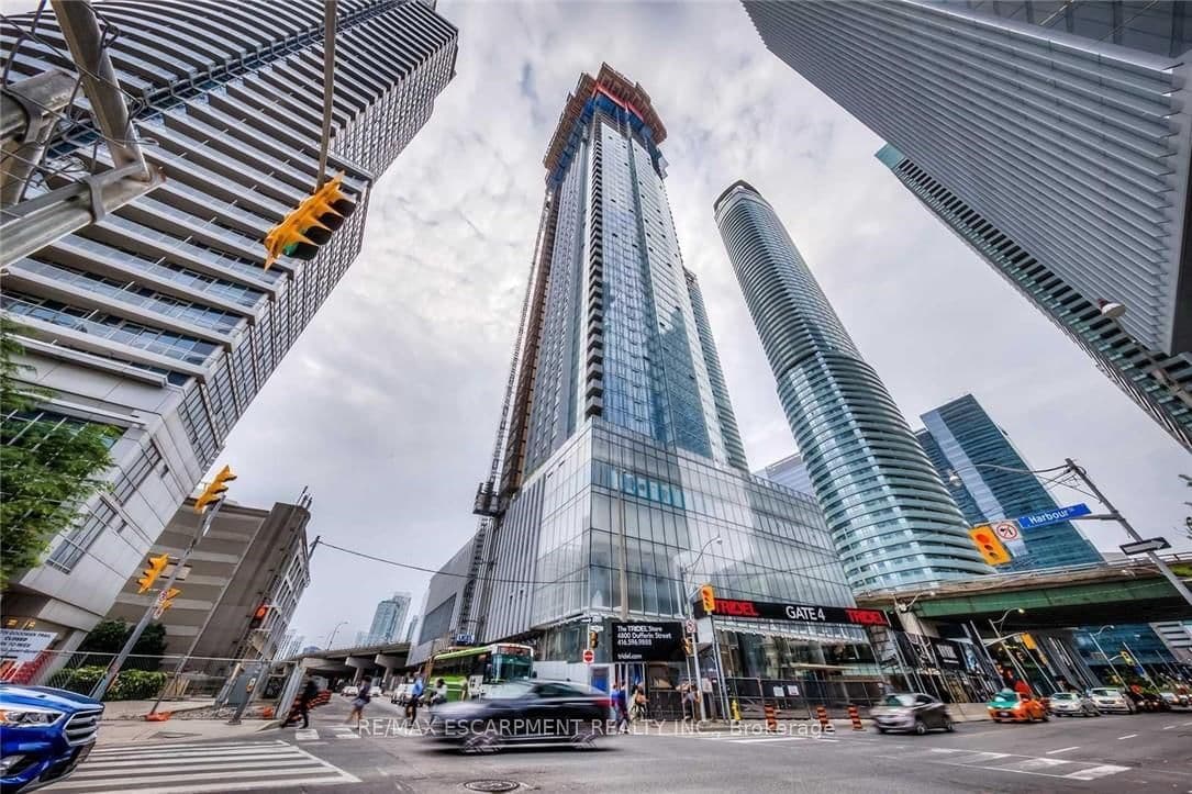 10 York Street, Unit 3807 thumbnail 34