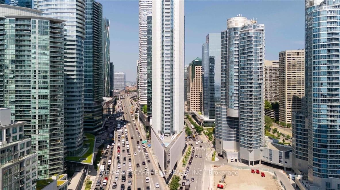 10 York Street, Unit 3807 thumbnail 37