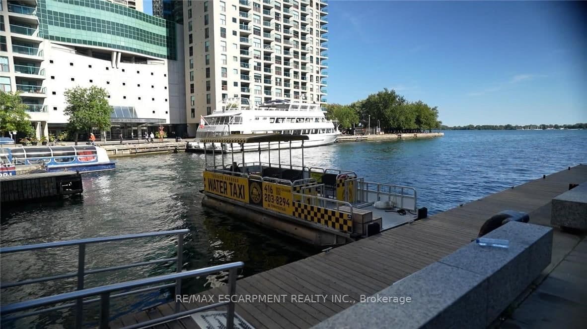 10 York Street, Unit 3807 thumbnail 43