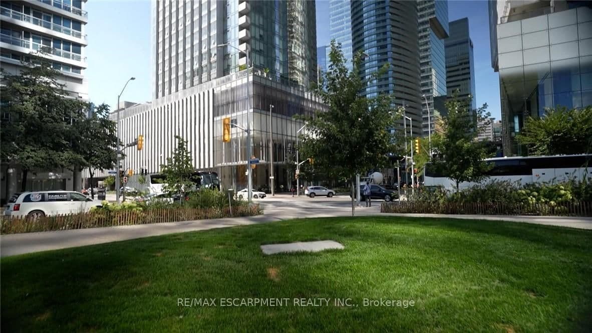 10 York Street, Unit 3807 thumbnail 44