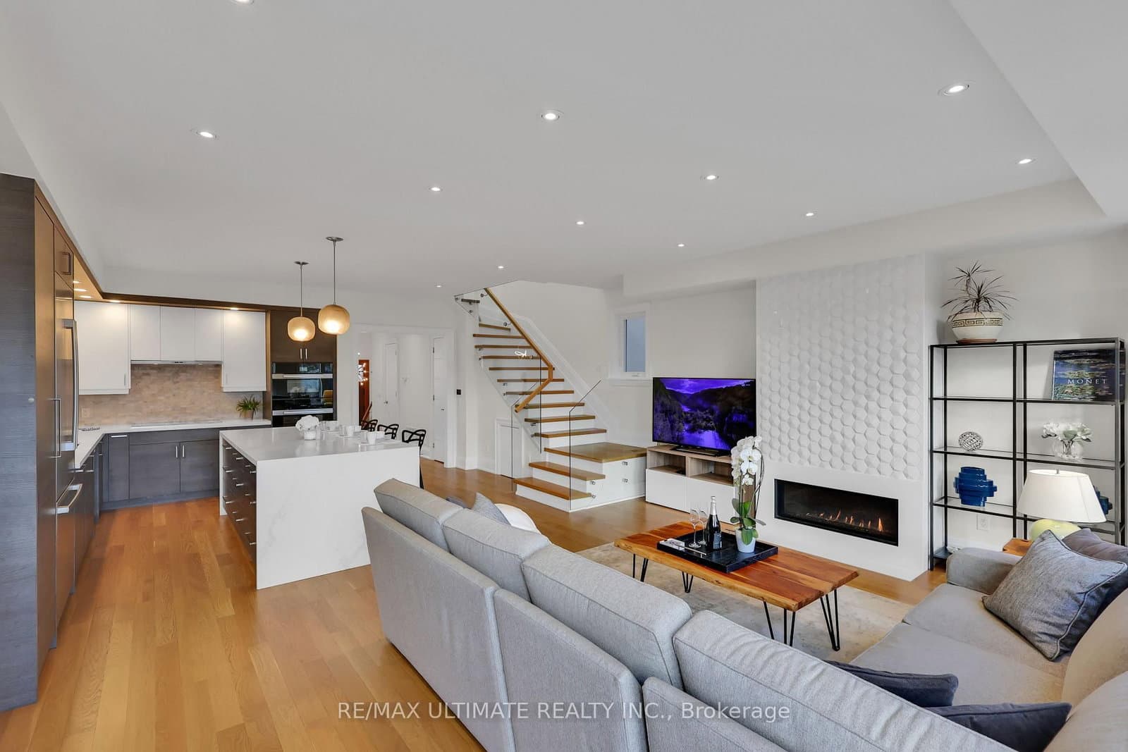 743 Glencairn Avenue thumbnail 10