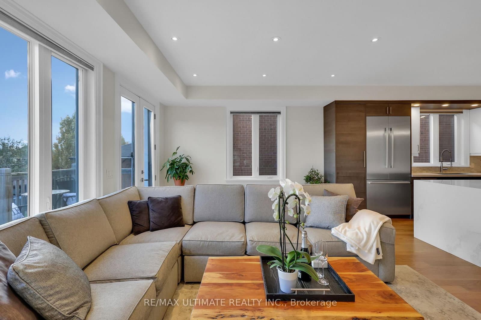 743 Glencairn Avenue thumbnail 12